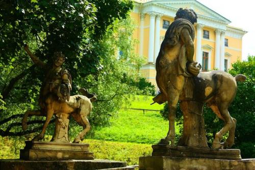Павловск. Государственный музей - заповедник Павловск расположен по адресу: Россия, 196621, Санкт-петербург, г. Павловск, садовая ул., д. 20. 02