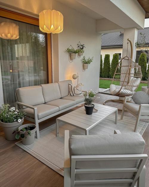 Серый - один из самых популярных цветов в дизайне интерьера благодаря своей универсальности и множеству доступных оттенков. 06