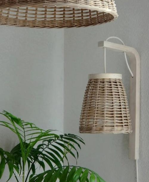 Плетеные бра или светильники - это элегантный аксессуар для спальни, гостиной или прихожей. 03