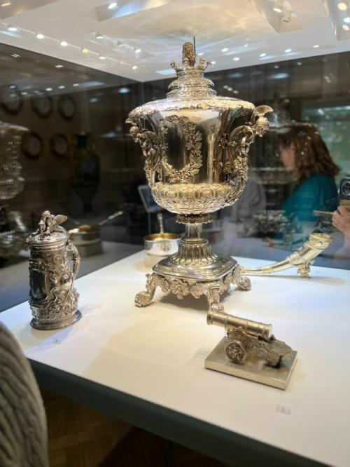 Музей фаберже носит имя известного ювелира - карла фаберже. 05