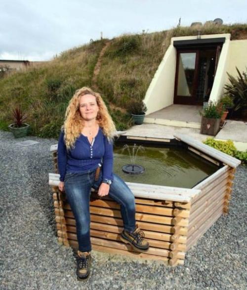 Она нашла бункер, построенный 70 лет назад. 03