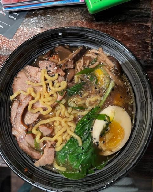 В том случае, если вдруг во Владивостоке вас застала непогода - остаётся одно. 03