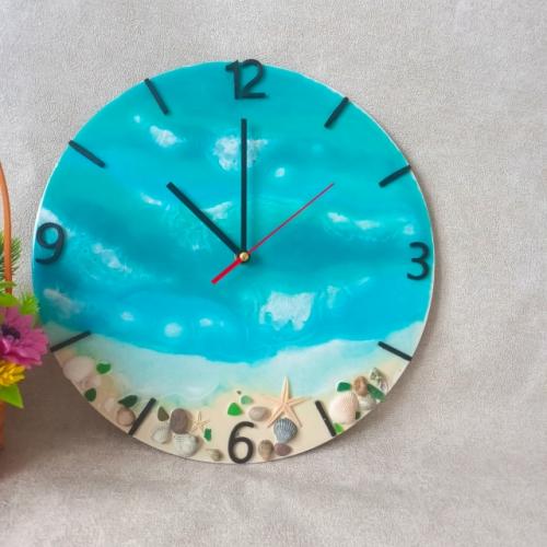 Мы представляем вам уникальные настенные часы, которые станут не просто элементом интерьера, а настоящим произведением искусства. 01