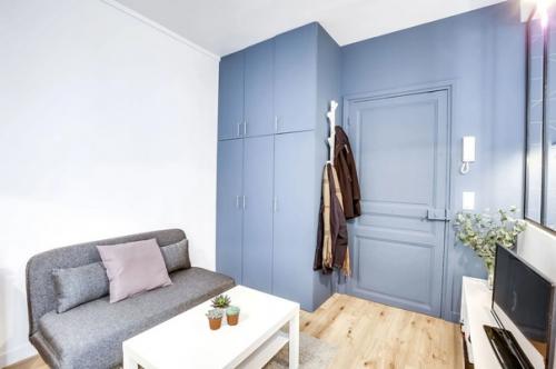 Современный интерьер парижской квартиры площадью всего 20 кв. 01