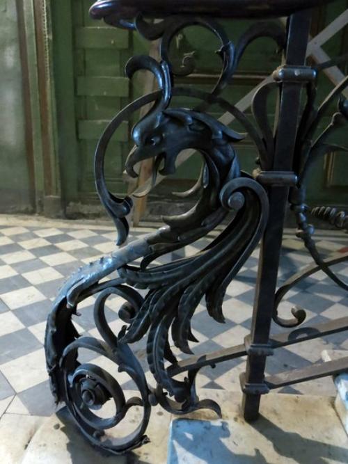 Мы представляем особняк предпринимателя Петра Вейнера, который стоит на углу улицы Чайковского и пр. Чернышевского. 02