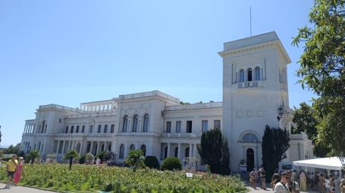 Ливадийский дворец.  Летняя резиденция императорской семьи Романовых. 01