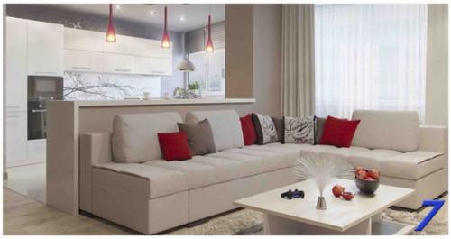 Дразнилка.  - Здесь кухня, она небольшая, но как я понял, мама уместила сюда все, что нужно. 06