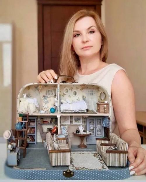 Я просто влюбилась в эти кукольные чемоданчики. 04