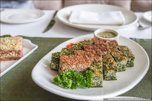 Российский путешественник разнообразием и вкусом азербайджанской кухни потрясен. 01