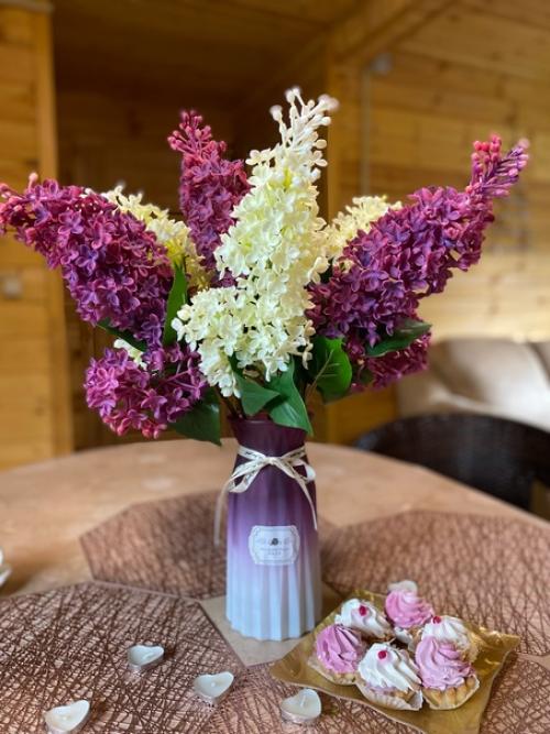 - который час? 01