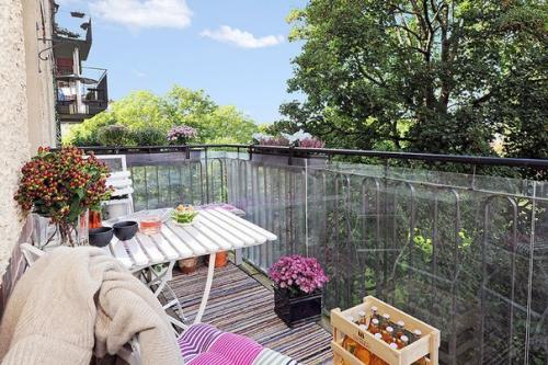 Трехкомнатная квартира в Швеции с видом на тихий сад. 01