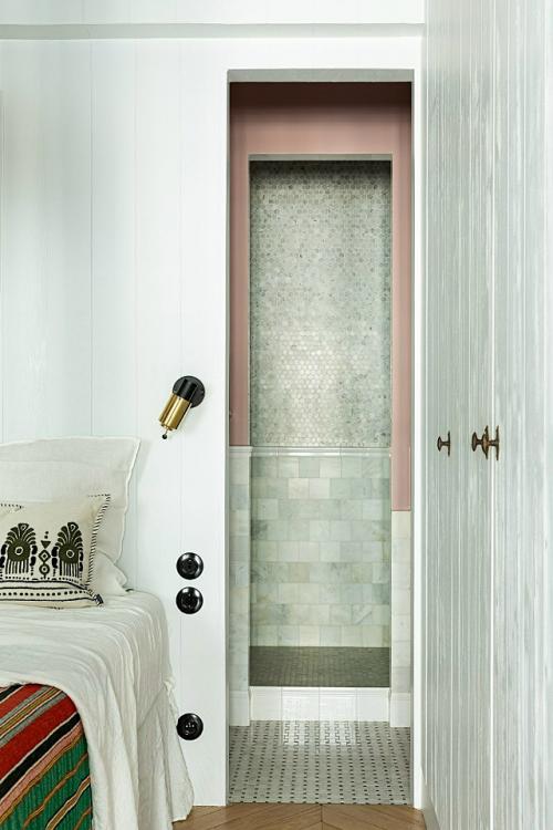 Маленькая квартирка. Французский дизайнер Марианн эвенну считается виртуозом по созданию интерьеров в маленьких квартирах. 06