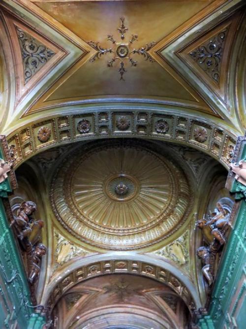 Мы представляем особняк предпринимателя Петра Вейнера, который стоит на углу улицы Чайковского и пр. Чернышевского. 04