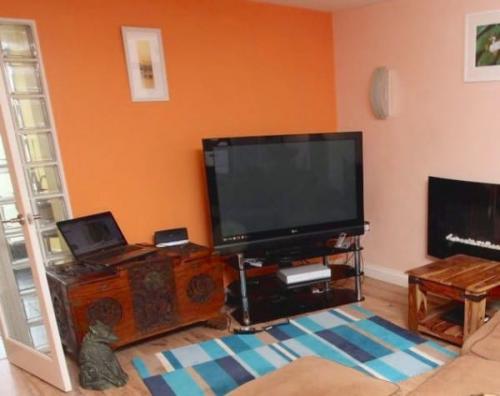 Она нашла бункер, построенный 70 лет назад. 06