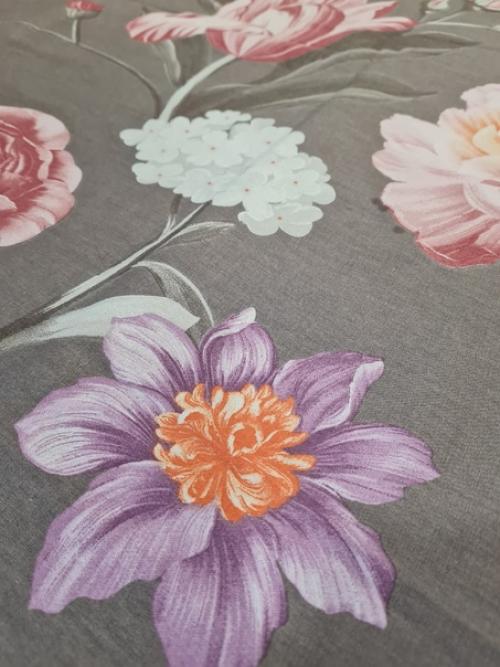 Многие считают розовый цвет инфантильным и достойным исключительно комнаты юной девушки. 03