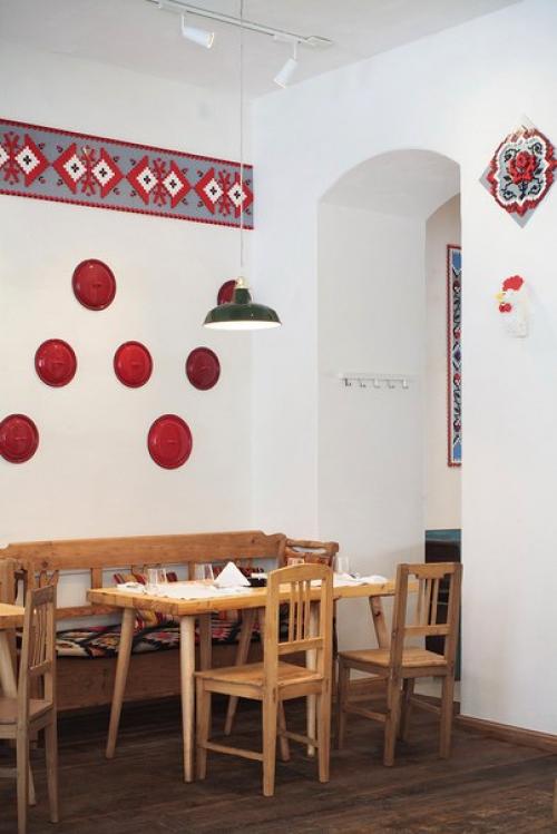 Ресторан Lacrimi si Sfinti в Бухаресте. 07