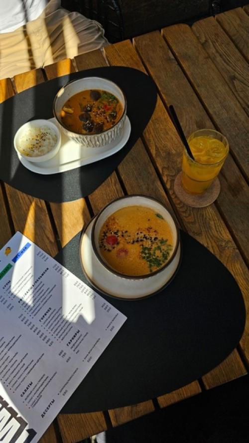 В депо, на белорусской, нашли классный ресторан Twintigers, который сочетает в себе четыре кухни: китайская, вьетнамская, тайваньская и тайская. 02