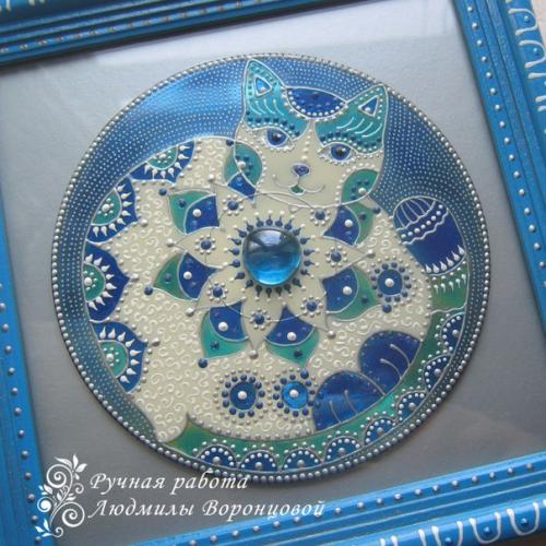 Панно с витражной росписью на диске Котик Василёк (17, 5*17, 5 см. 05
