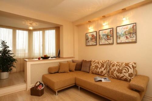 Мы присоединяем лоджию к комнате.
