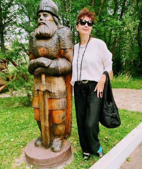 Вечер в отеле Аристократ, расположенном в красивом месте на слиянии двух рек волги и покши. 03