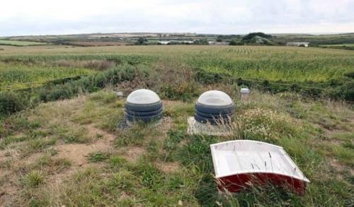 Она нашла бункер, построенный 70 лет назад. 04