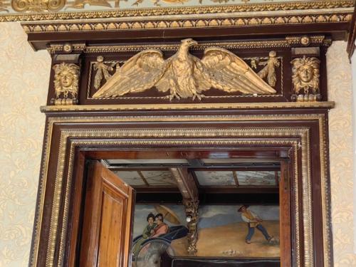 Чем можно удивить петербуржца после наших - то дворцов и архитектурных шедевров? 06