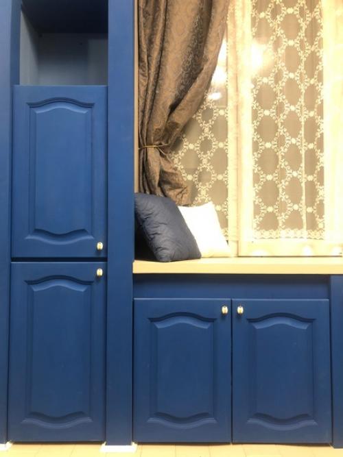 А вы знали, что обычный оконный проём можно превратить в любимый уголок спальни. 05