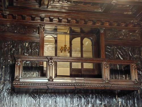 Чем можно удивить петербуржца после наших - то дворцов и архитектурных шедевров? 04