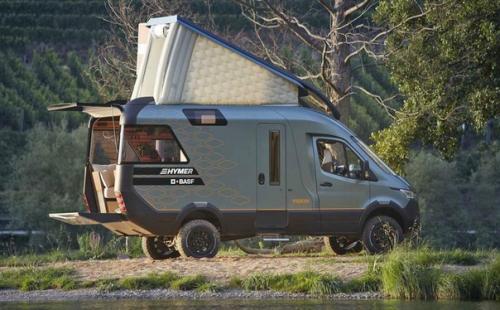 Кровать под крышей и панорамные окна - вот автодом будущего. 06