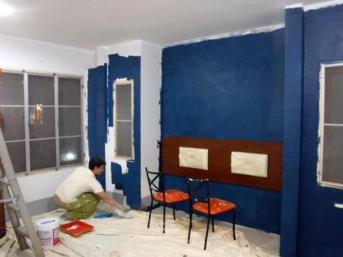 Примерно год тому назад ( \- три месяца) мы с Димой затеяли историю с покраской дома. 03 Примерно год тому назад ( \- три месяца) мы с Димой затеяли историю с покраской дома. 03