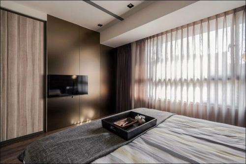 Камень, кожа и дерево в темном интерьере квартиры. 09