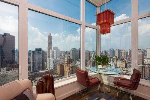 Часть 2.  Стильный пентхаус под названием The Laurel расположился в районе верхнего ист - сайда в Нью-йорке, США. 03