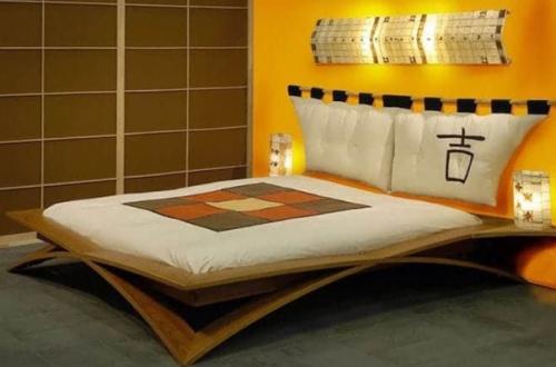 Рассматривая картинки диванов/кроватей, я поймала себя на мысли, что не совсем понимаю, что такое Futon /'fu: t n/. 05