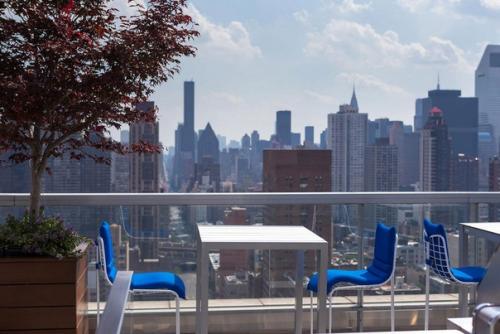 Часть 1.  Стильный пентхаус под названием The Laurel расположился в районе верхнего ист - сайда в Нью-йорке, США. 04