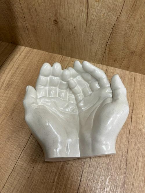 Декоративная подставка Руки. 01