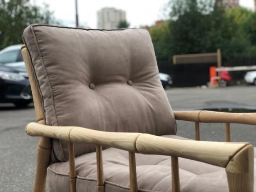 Это кресло я ровно неделю делал. 02