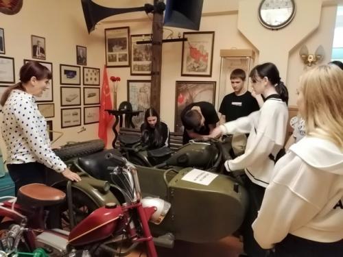 В рамках программы Пушкинская Карта 21 сентября, учащиеся 9 б класса посетили технический музей в г. Н. Новгород. 03