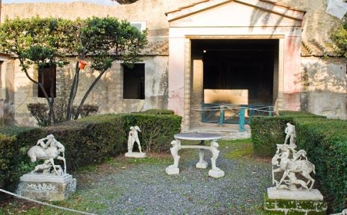 Геркуланум - древнеримский город в итальянском регионе кампания, на берегу неаполитанского залива, рядом с современным эрколано. 04