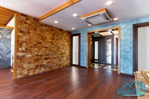 Бабочки на стенах, панорамный балкон и четыре спальни. 05