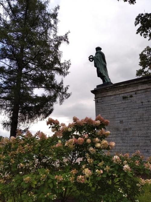 Царскосельский дворцово-парковый ансамбль - блестящий памятник мировой архитектуры и садово-паркового искусства Xviii - начала XX века. 02