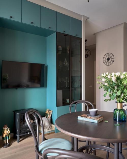 Владелица этой квартиры хотела оформить ее только для себя, с учетом своих пожеланий и привычек. 01