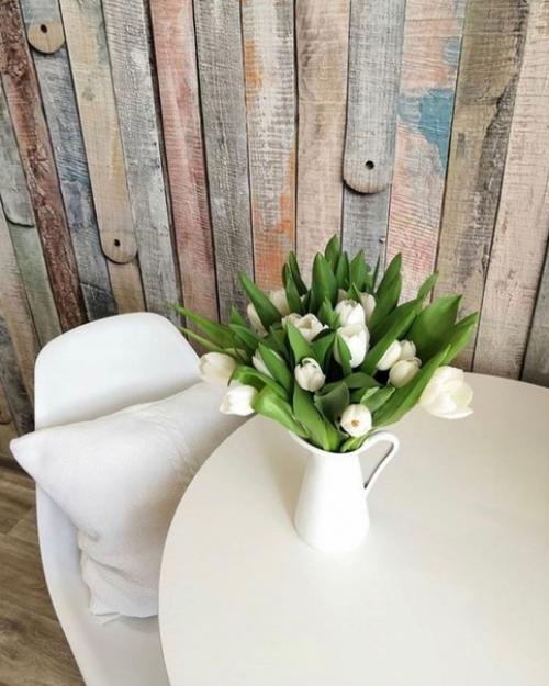 Маленькая светлая кухня 5 кв. 04