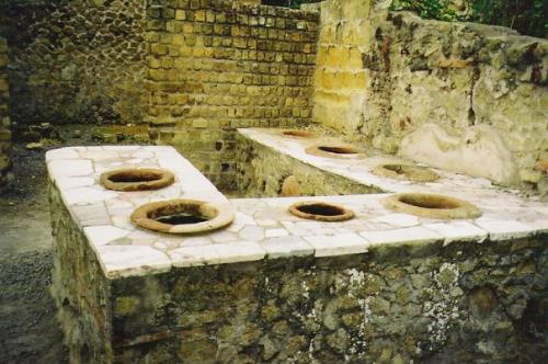 Геркуланум - древнеримский город в итальянском регионе кампания, на берегу неаполитанского залива, рядом с современным эрколано. 09