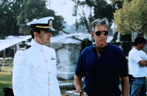 Почему горячие головы 2 до сих культовой комедией являются? 01