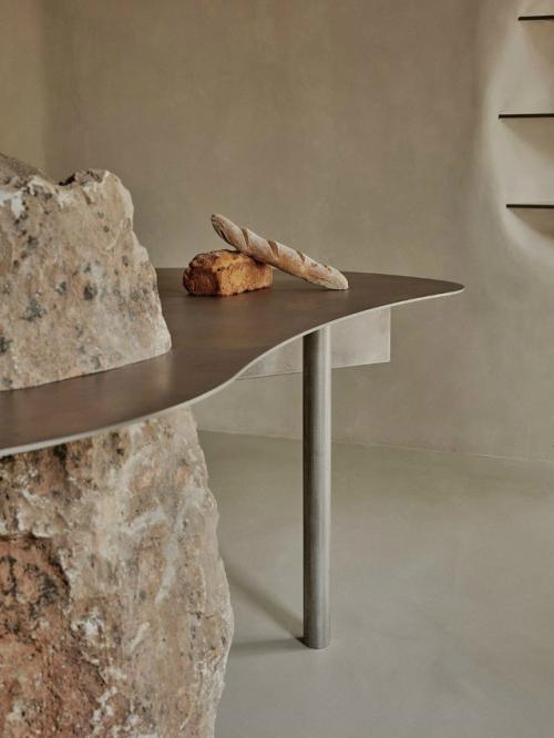 Небольшая пекарня в центре Мадрида удивляет интерьером, сочетающим природные мотивы и футуризм. 04