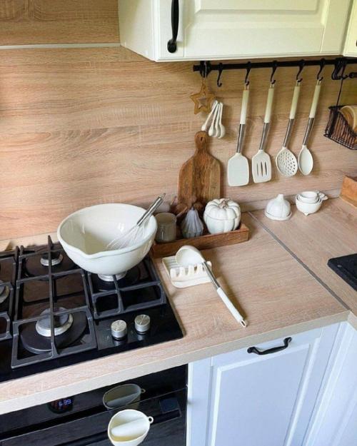 Небольшая кухня после свежего ремонта. 03