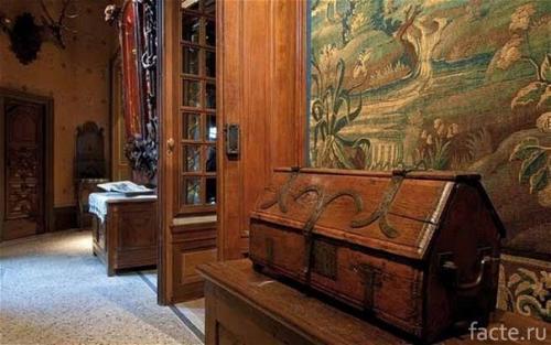 Этот дом не открывали 100 лет. 04