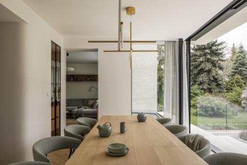 В одном из самых привлекательных уголков Варшавы архитектурное бюро TZA реализовало проект элегантного дома. 09 В одном из самых привлекательных уголков Варшавы архитектурное бюро TZA реализовало проект элегантного дома. 09