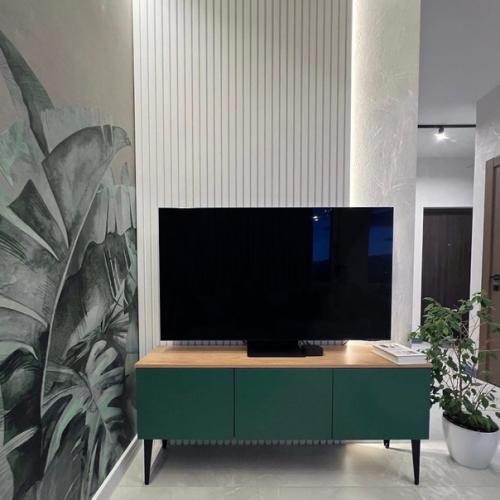 Один из наших завершённых проектов, который начали обустраивать мебелью и декором. 01