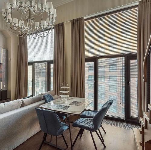 Фото реализованного проекта квартиры со вторым антресольным этажом. 02